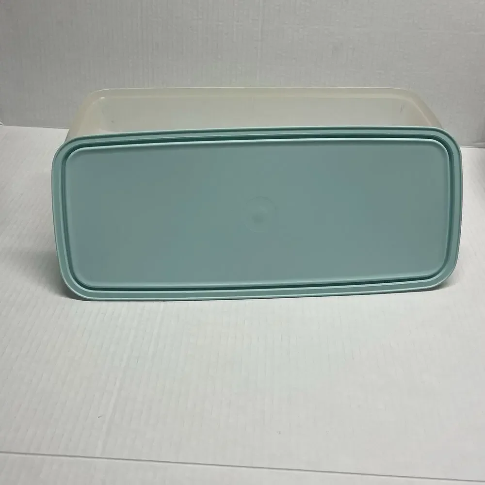 Tupperware Celery/Veggie Keeper Storage Container 782-7 Lid 784-5 Insert 783-5